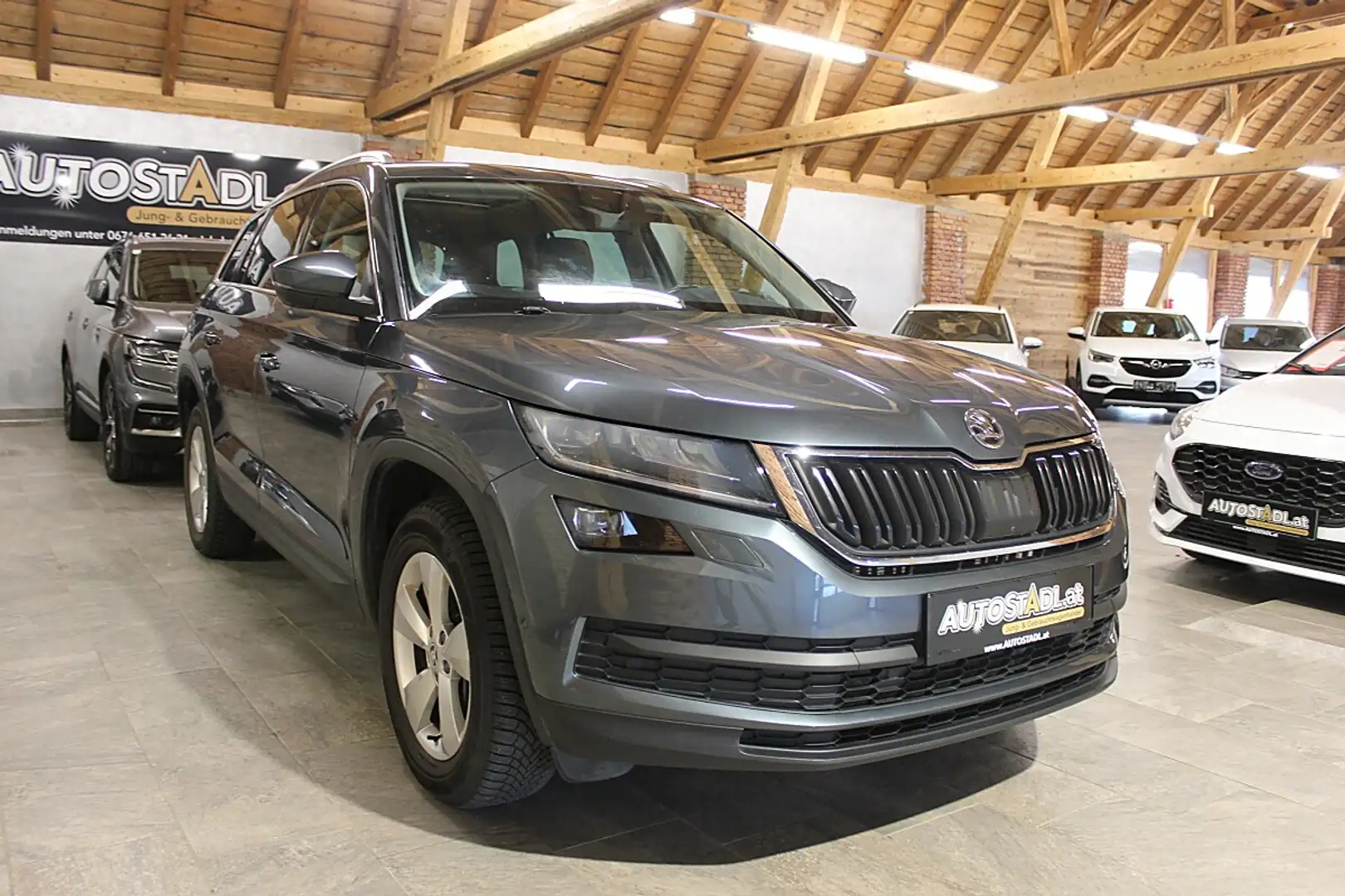 Skoda Kodiaq 2,0 TDI SCR 4x4 Style DSG/LEDER-PANORAMA-NAVI-T... Grau - 2