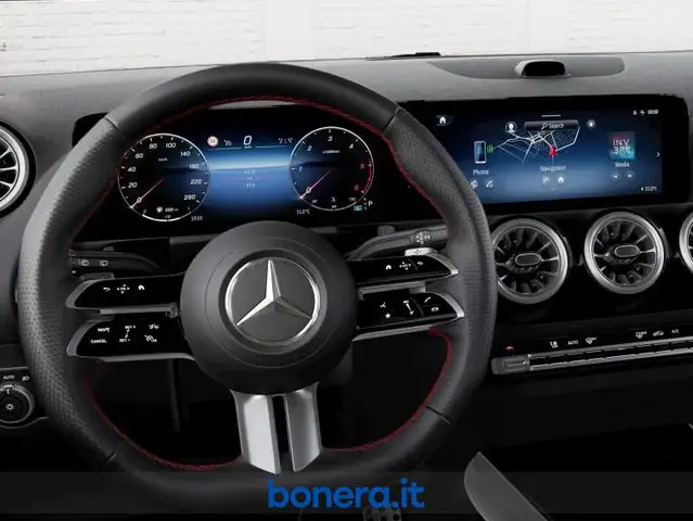Mercedes-Benz Gla view 5