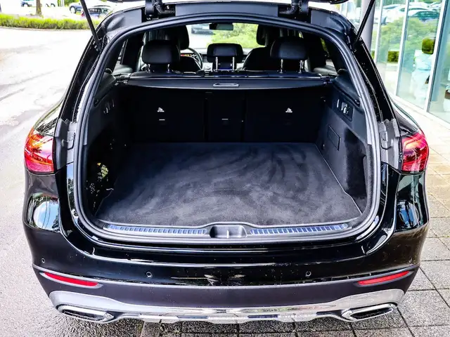 Mercedes-Benz GLC view 5