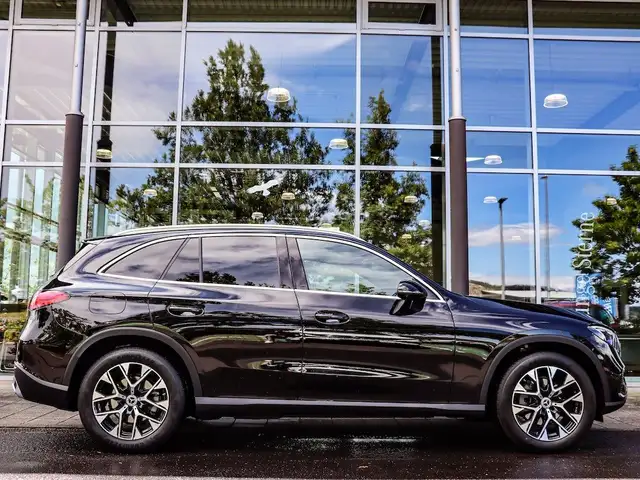 Mercedes-Benz GLC view 9