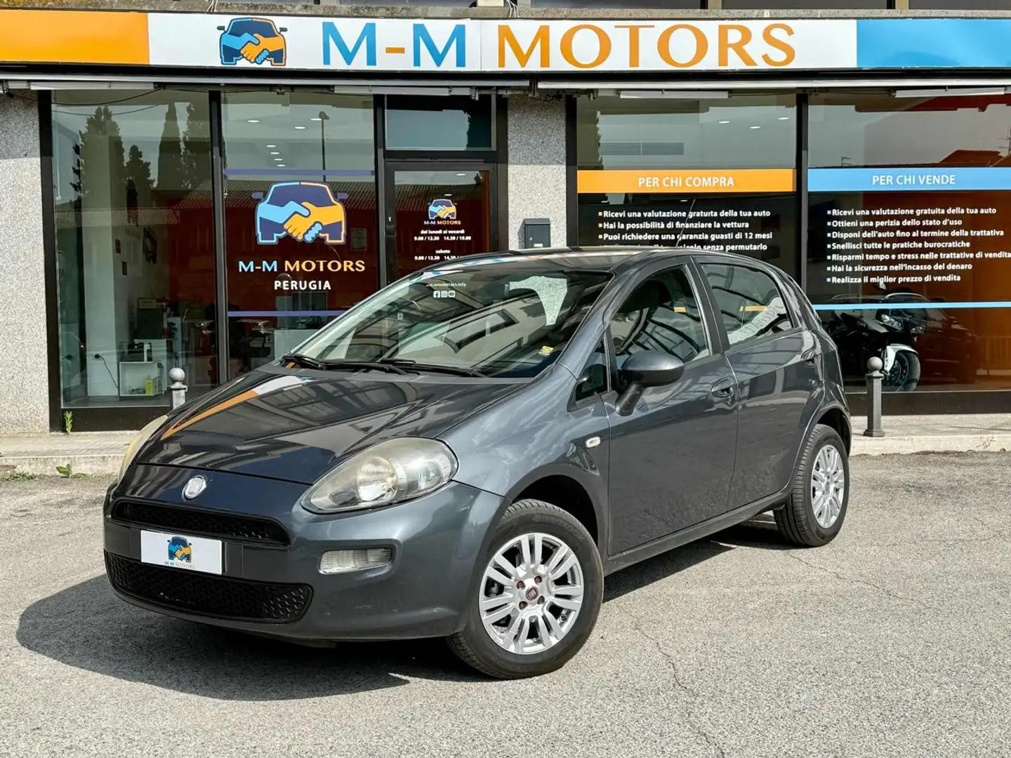 Fiat Punto 1.4 8V 5 porte Natural Power Easy Grijs - 1