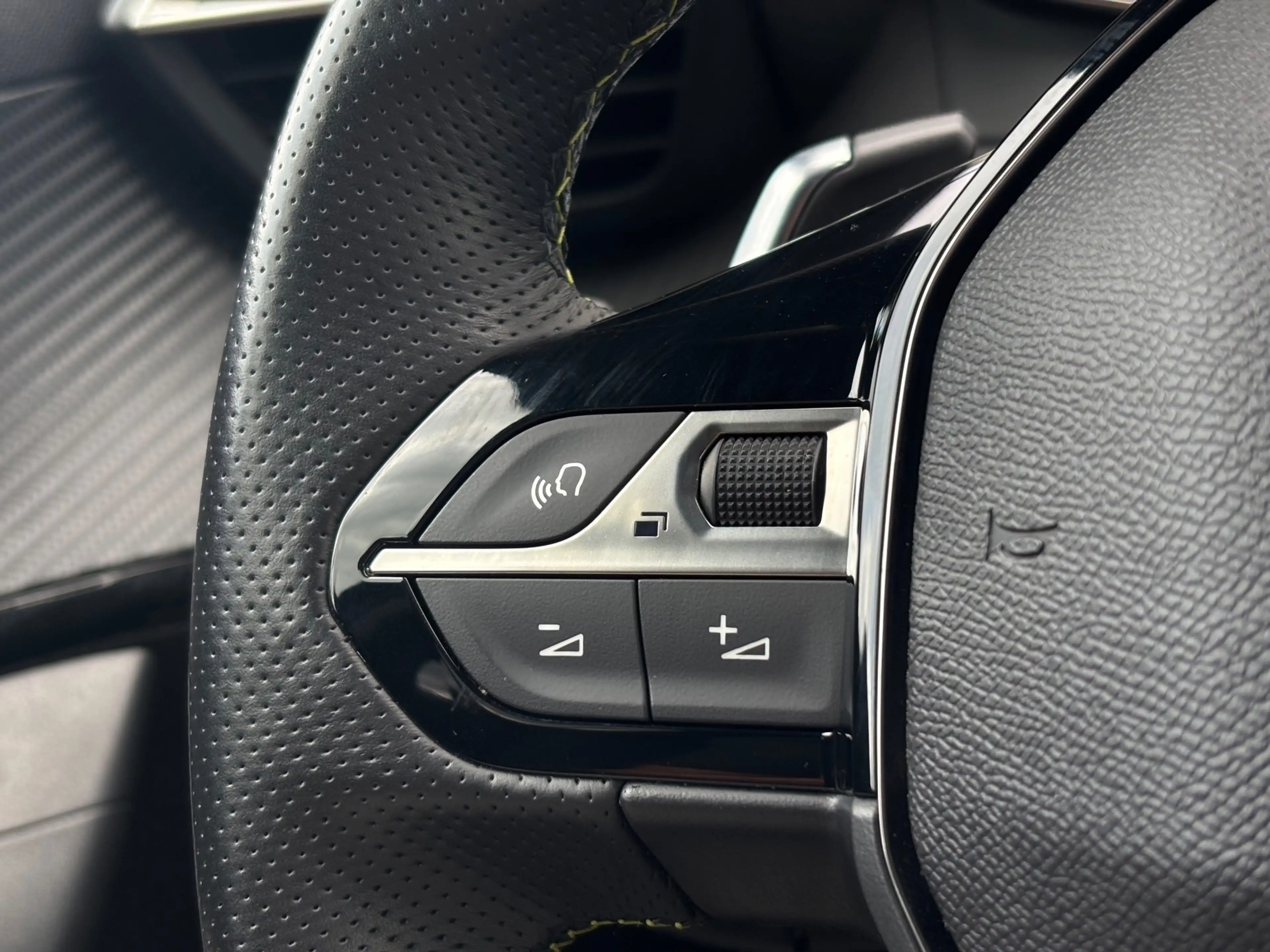 Peugeot 2008 1.2 PureTech 130 Allure|Carplay|Camera|Trekhaak — photo 39