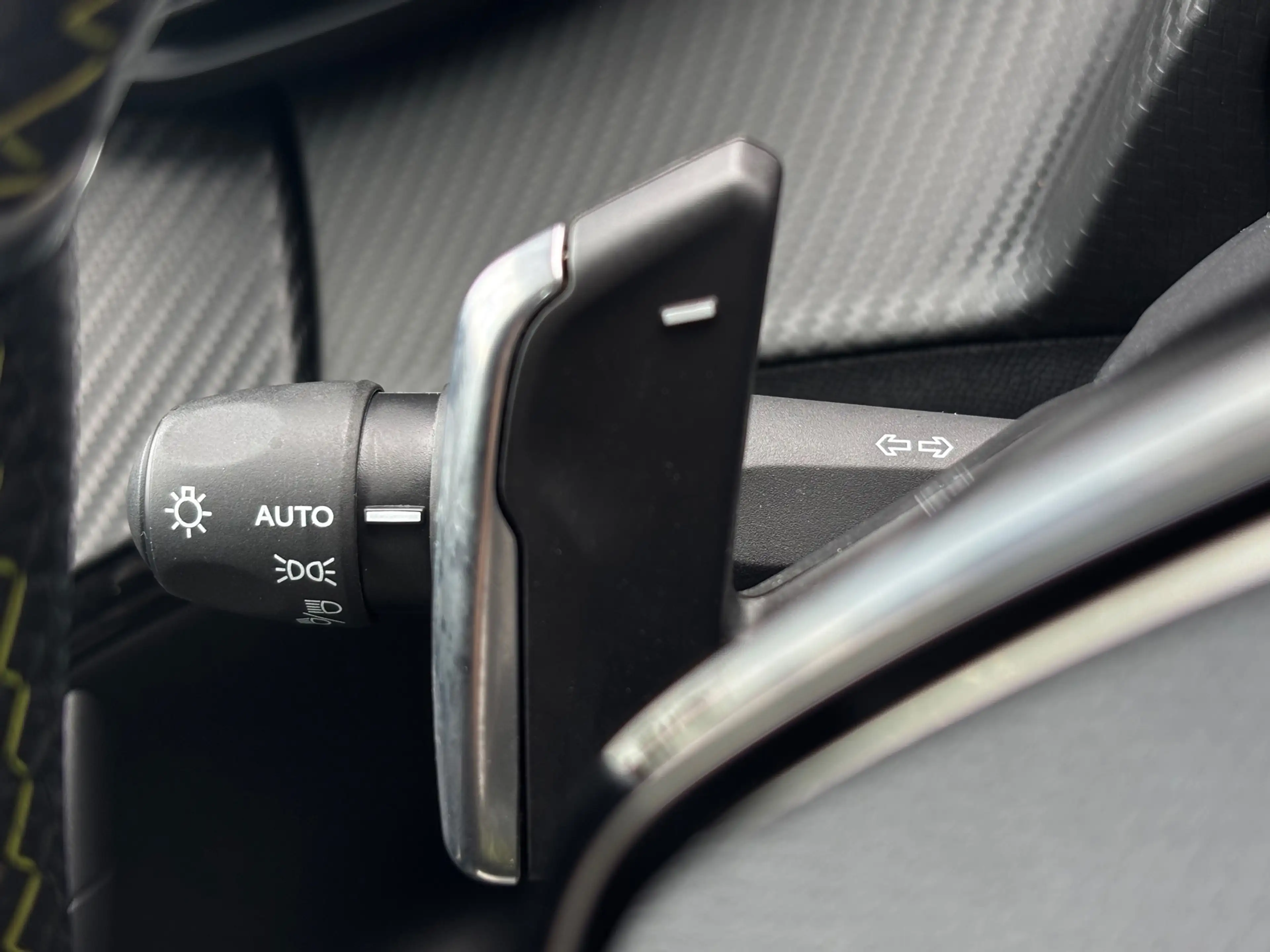 Peugeot 2008 1.2 PureTech 130 Allure|Carplay|Camera|Trekhaak — photo 40