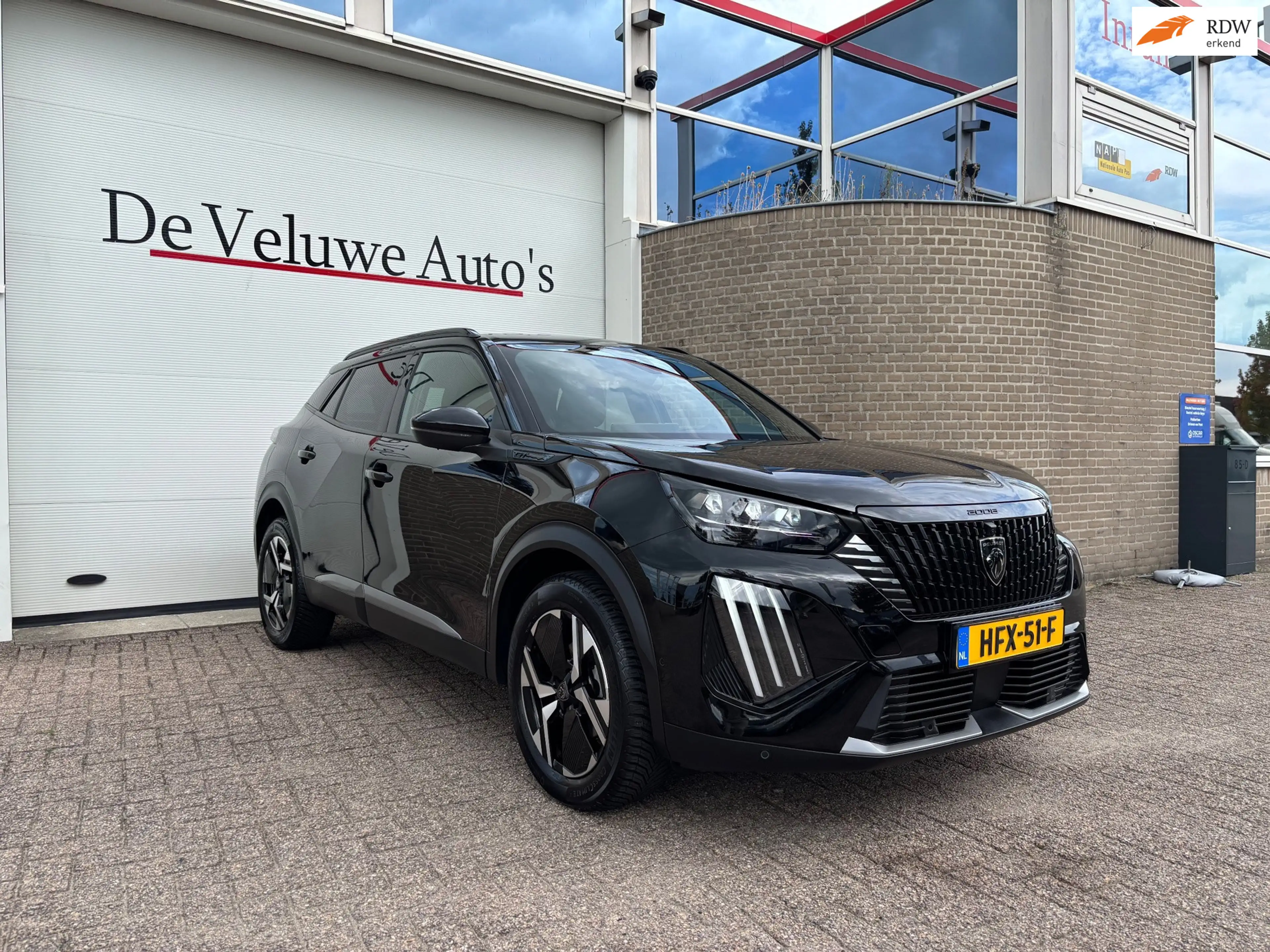 Peugeot 2008 1.2 PureTech 130 Allure|Carplay|Camera|Trekhaak