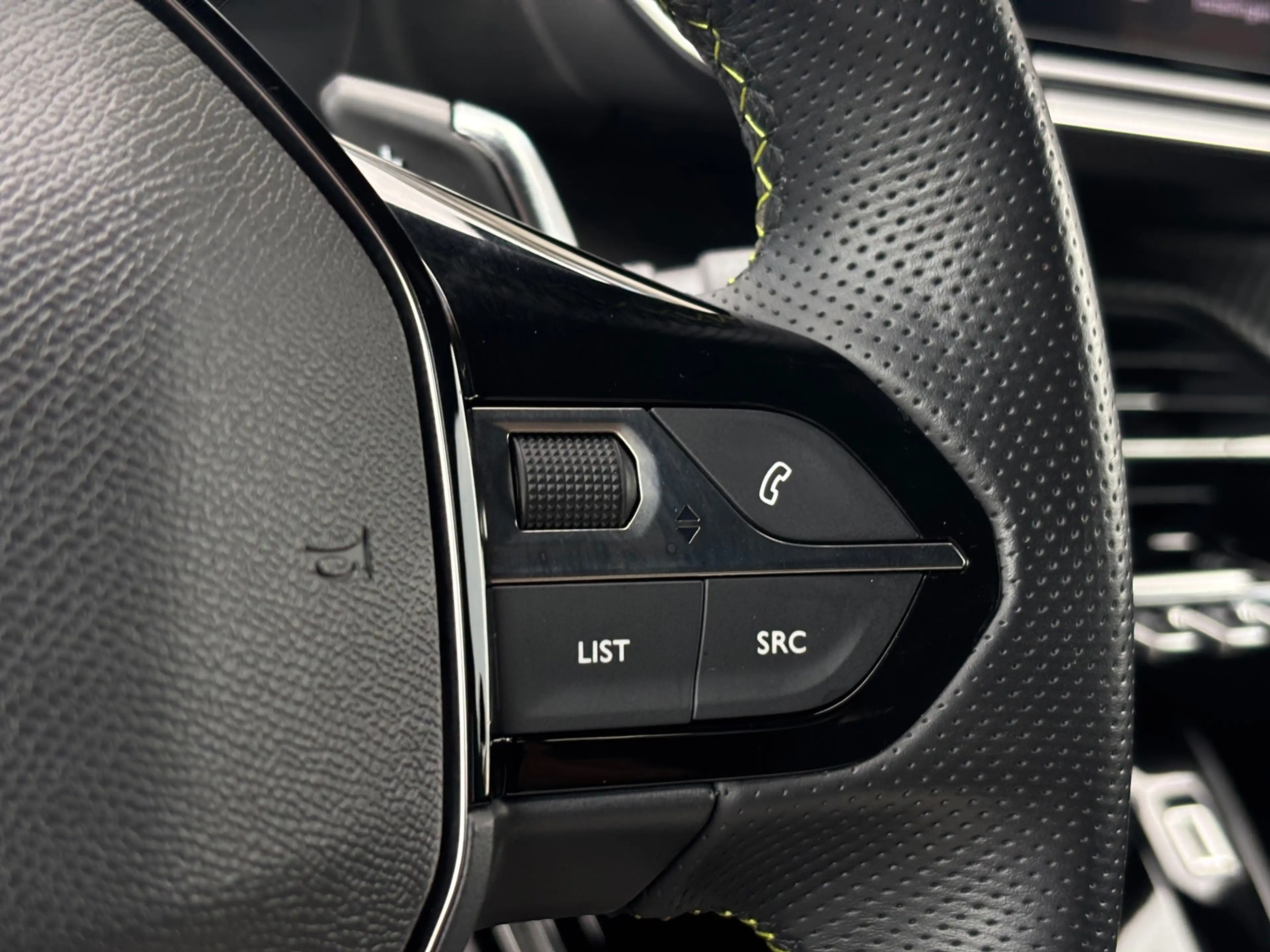 Peugeot 2008 1.2 PureTech 130 Allure|Carplay|Camera|Trekhaak — photo 44