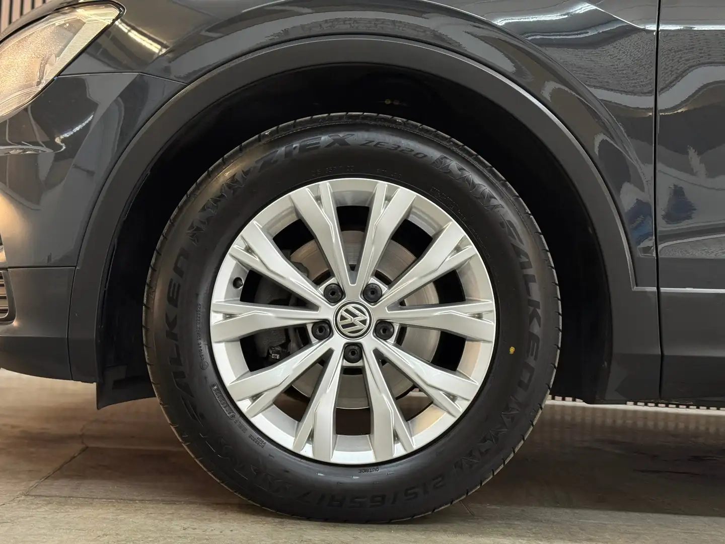 Volkswagen Tiguan 1.5 TSI ACT Comfortline Business 2019 DSG NAVI BLU Gris - 2