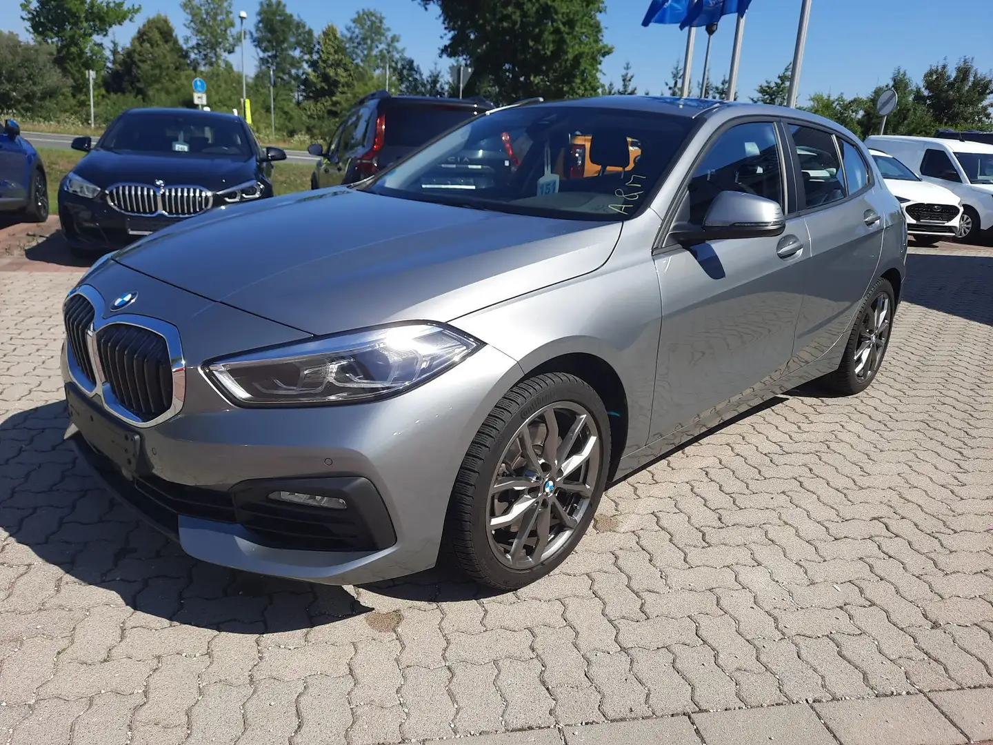 BMW 120 i Advantage LED Navi PDC Sitz/-Lenkradheizung Grau - 2