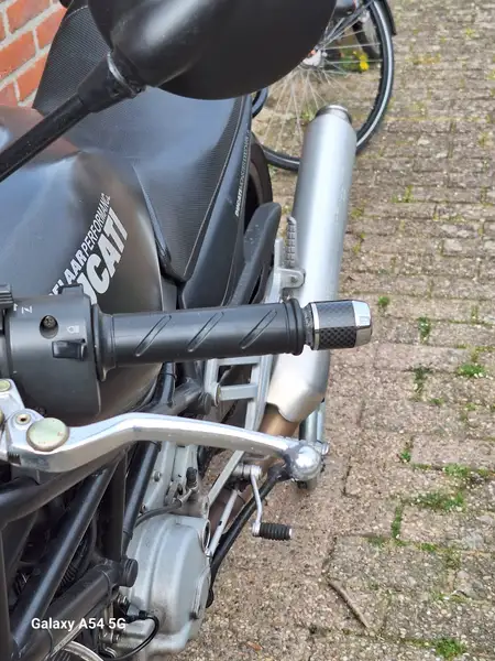 Ducati Monster 1000 - foto 2