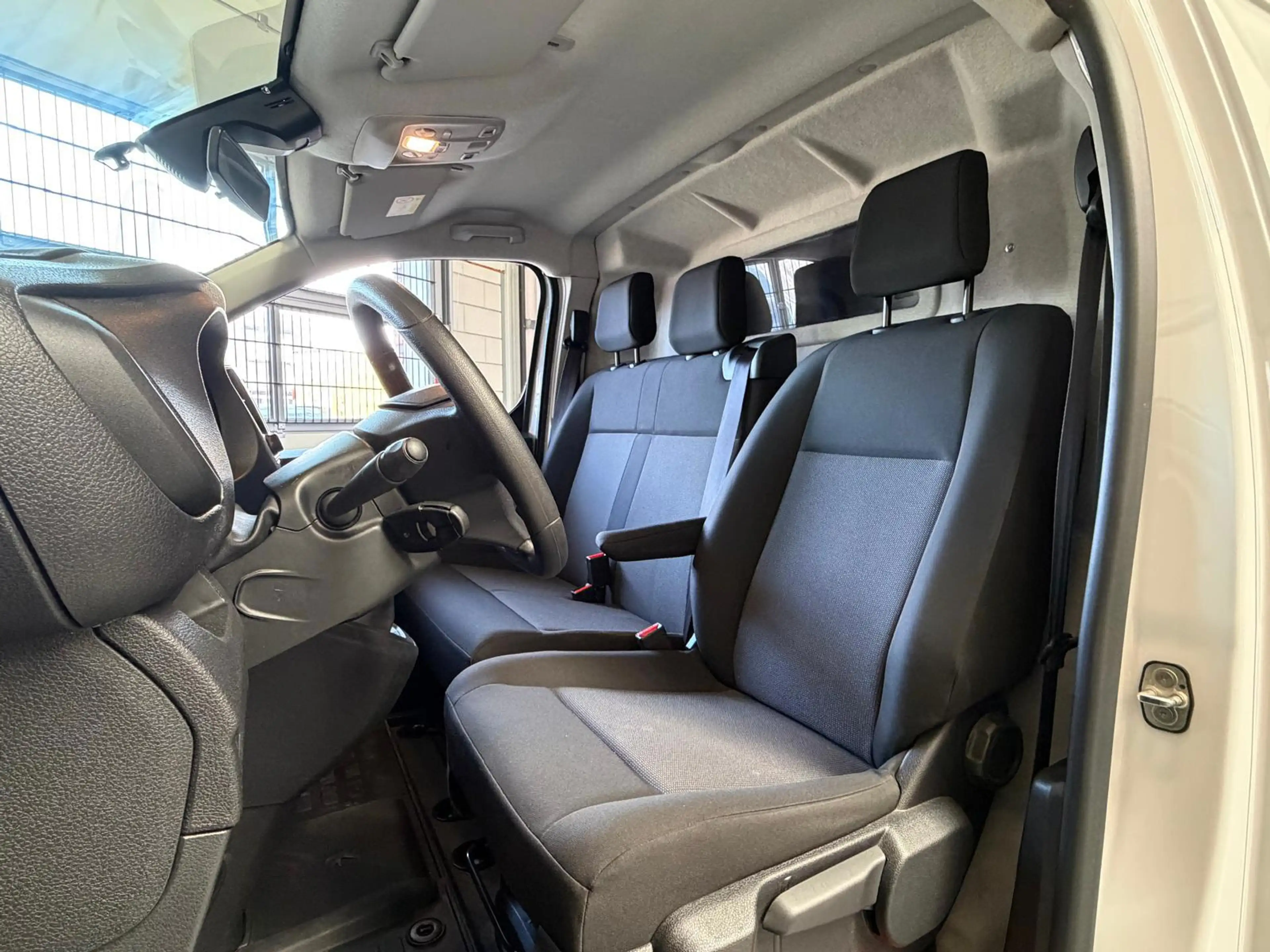 Peugeot Expert 1.5 BlueHDI 120 S&S L2 Navi, Camera, Carplay, Crui — photo 24