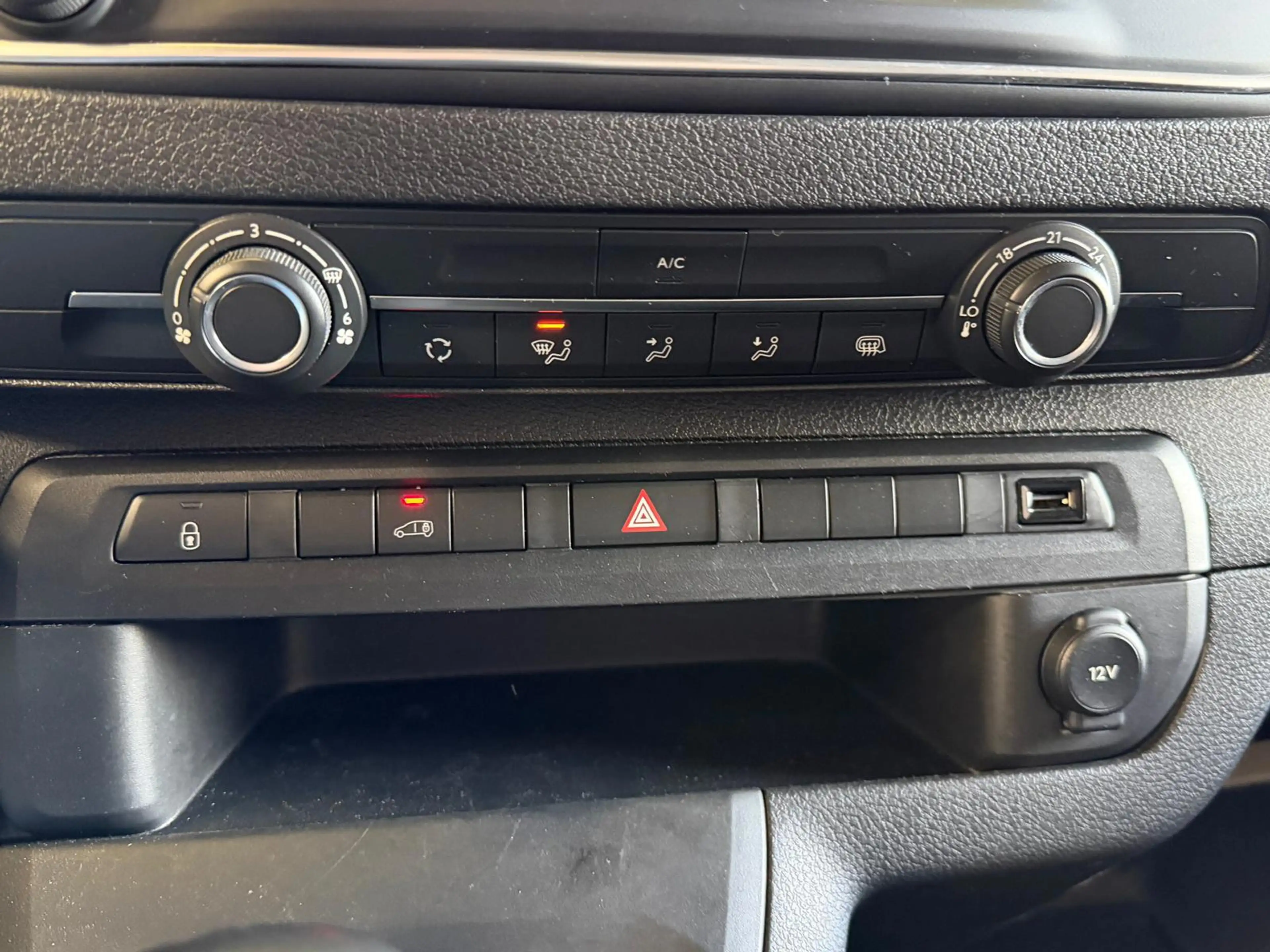Peugeot Expert 1.5 BlueHDI 120 S&S L2 Navi, Camera, Carplay, Crui — photo 23