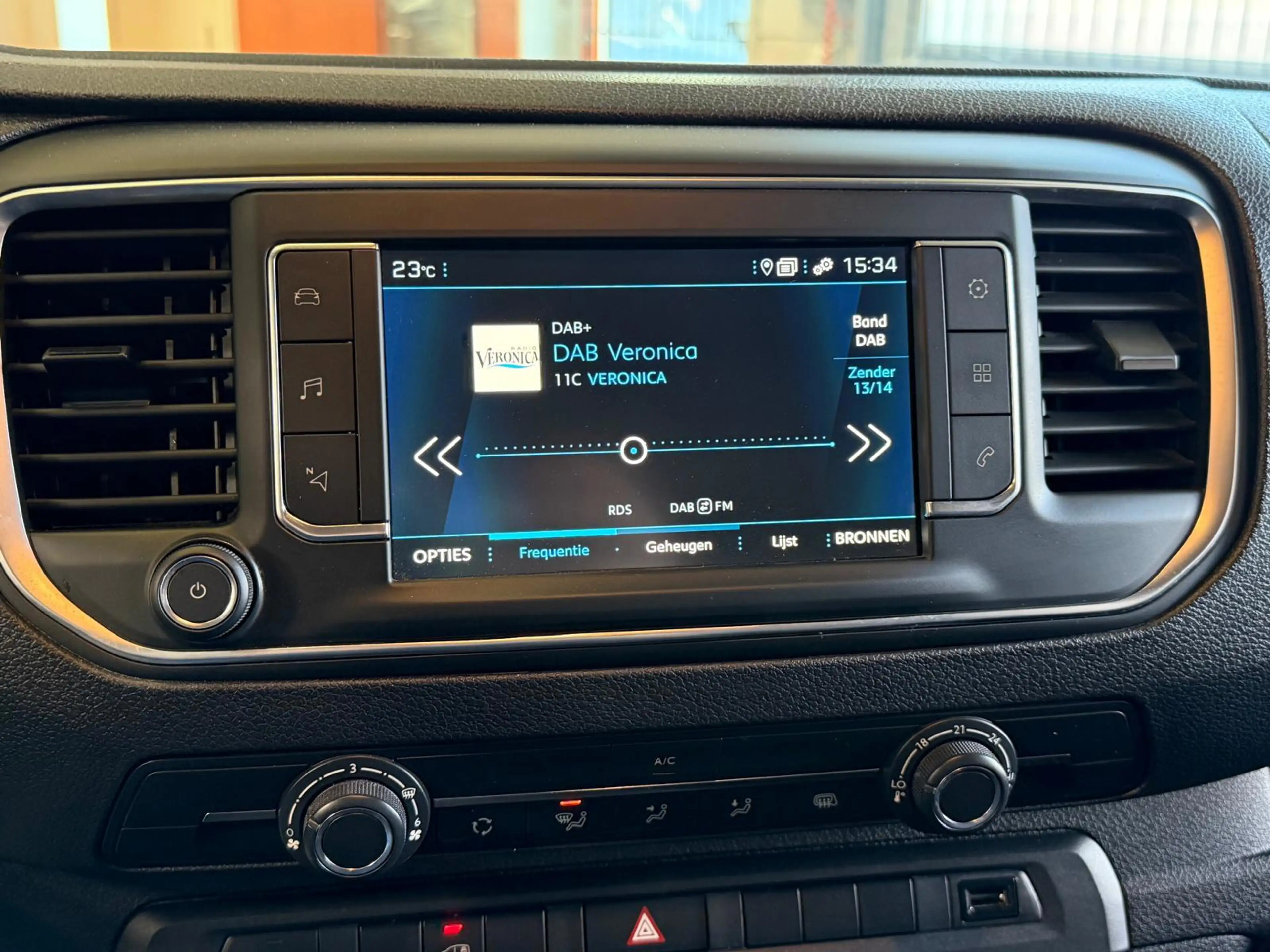 Peugeot Expert 1.5 BlueHDI 120 S&S L2 Navi, Camera, Carplay, Crui — photo 18