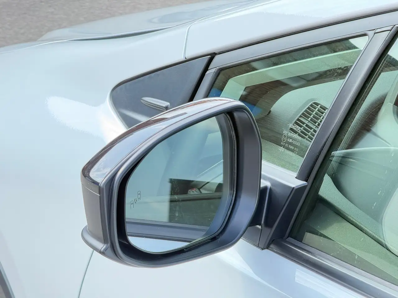 Toyota Prius Prime снимка Toyota Prius Prime