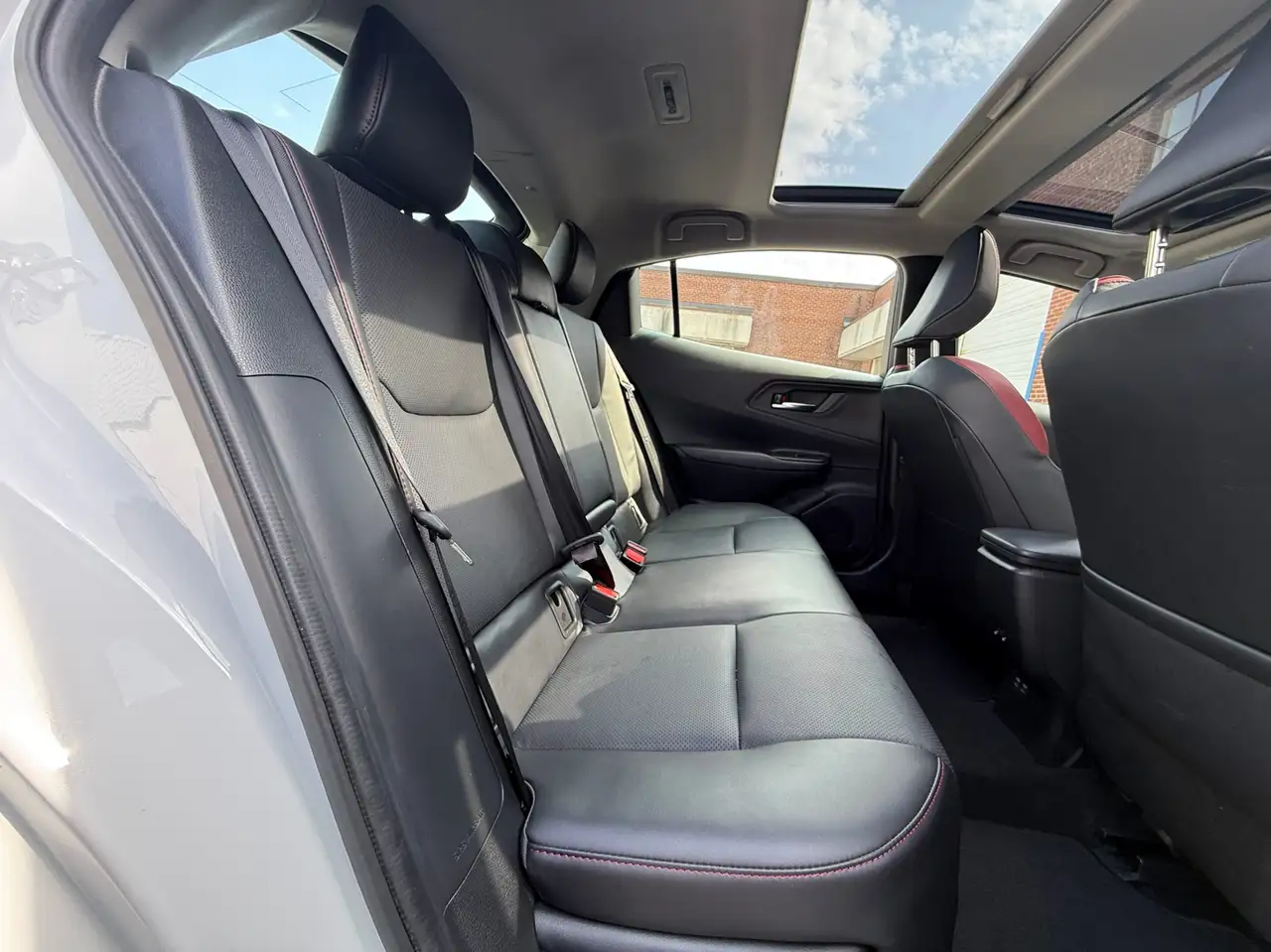 Toyota Prius Prime снимка Toyota Prius Prime