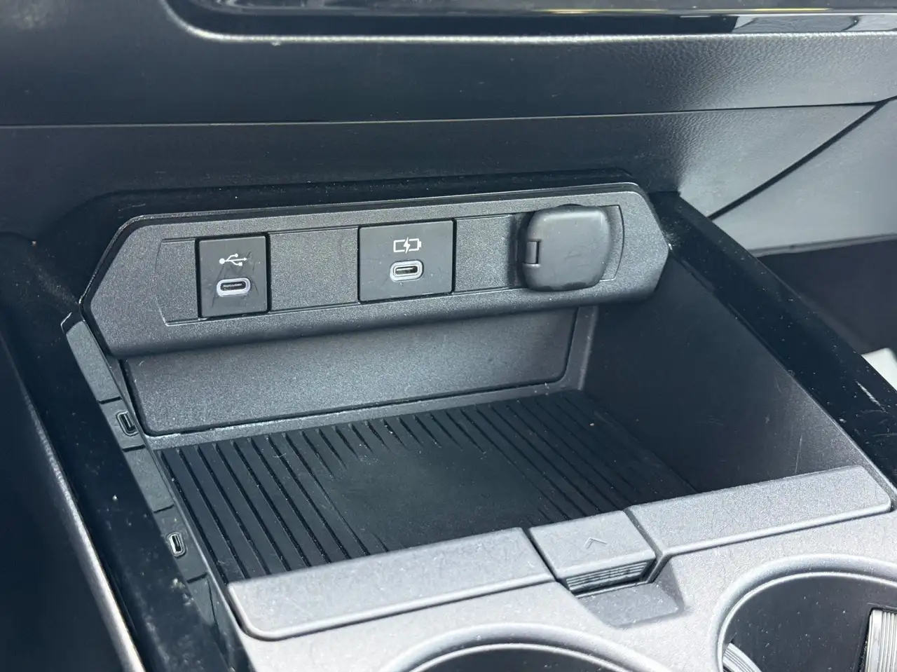 Toyota Prius Prime снимка Toyota Prius Prime