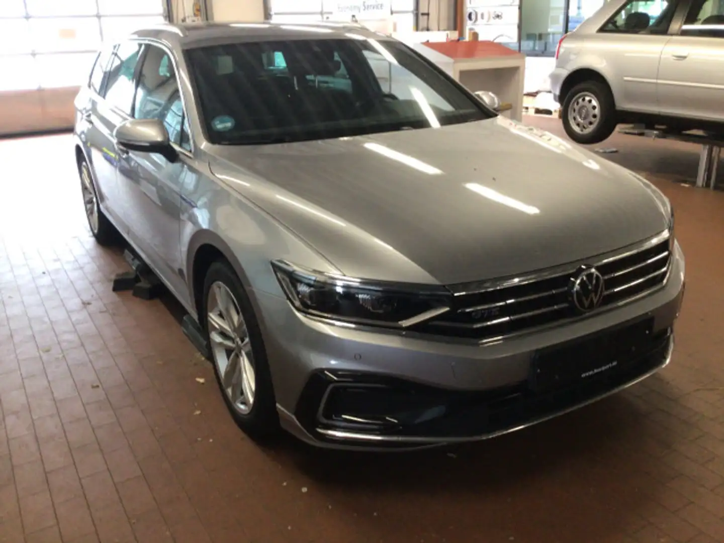 Volkswagen Passat Variant 1.4 TSI DSG Hybrid GTE AHK Standh Argent - 2