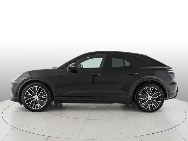 Porsche Macan view 2