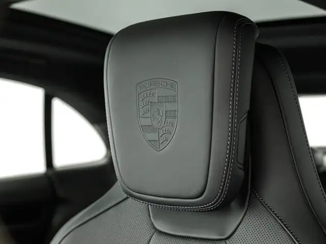 Porsche Macan view 13