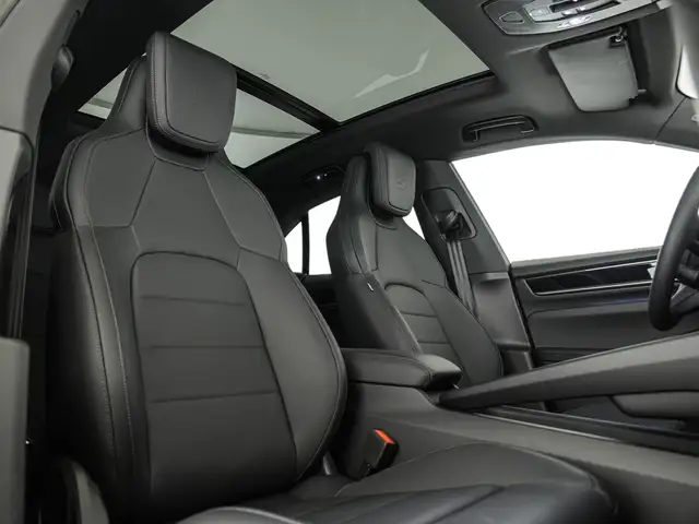 Porsche Macan view 10