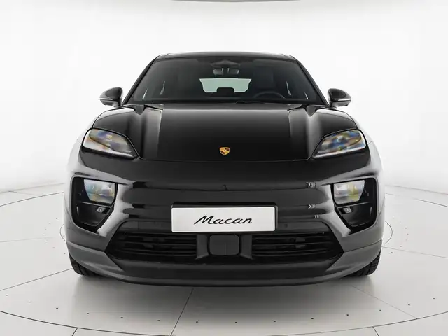Porsche Macan view 4