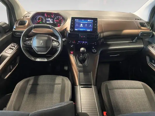 Peugeot Rifter view 6