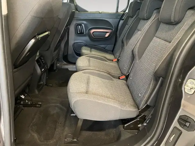 Peugeot Rifter view 8