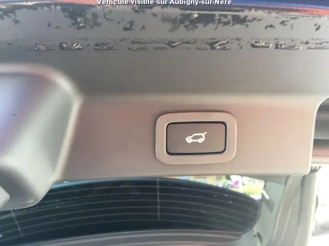 Jaguar F-Pace view 9