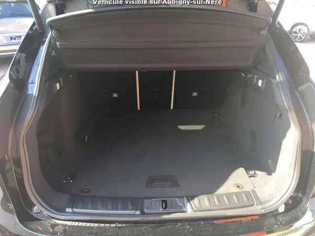 Jaguar F-Pace view 8
