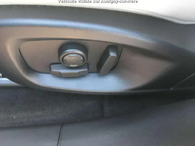 Jaguar F-Pace view 17