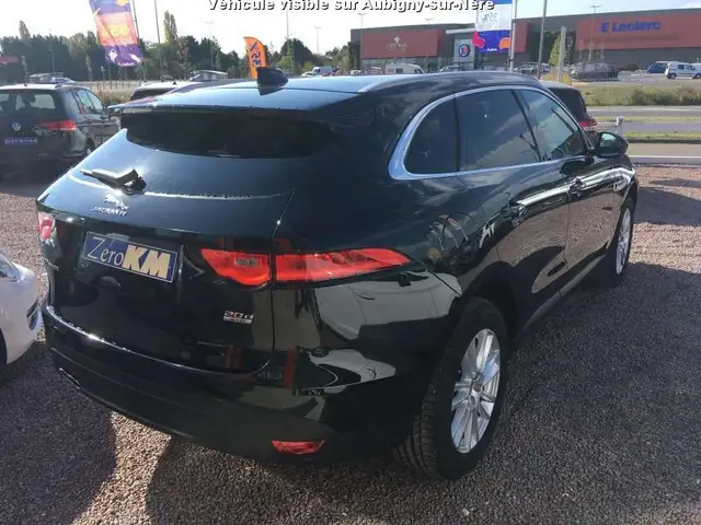 Jaguar F-Pace view 7