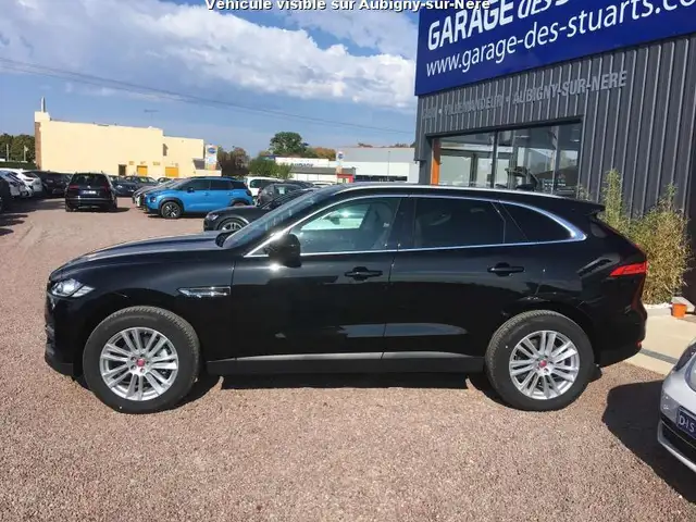 Jaguar F-Pace view 5