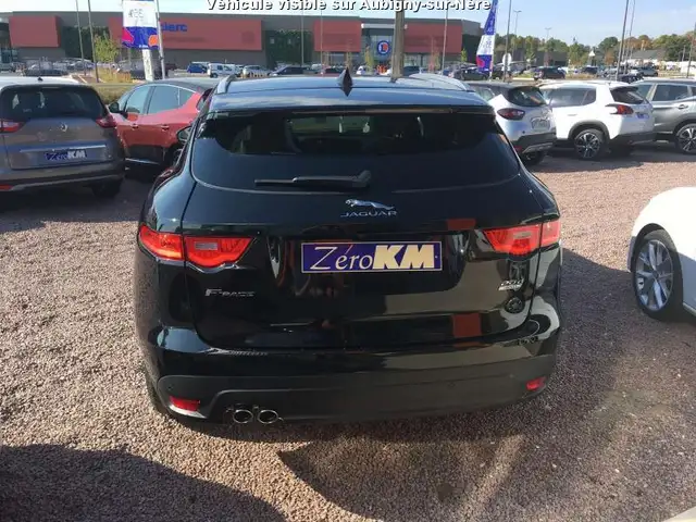Jaguar F-Pace view 6