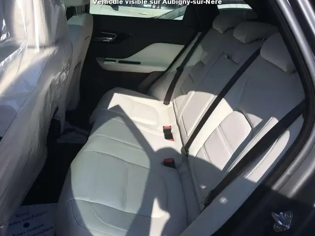 Jaguar F-Pace view 10