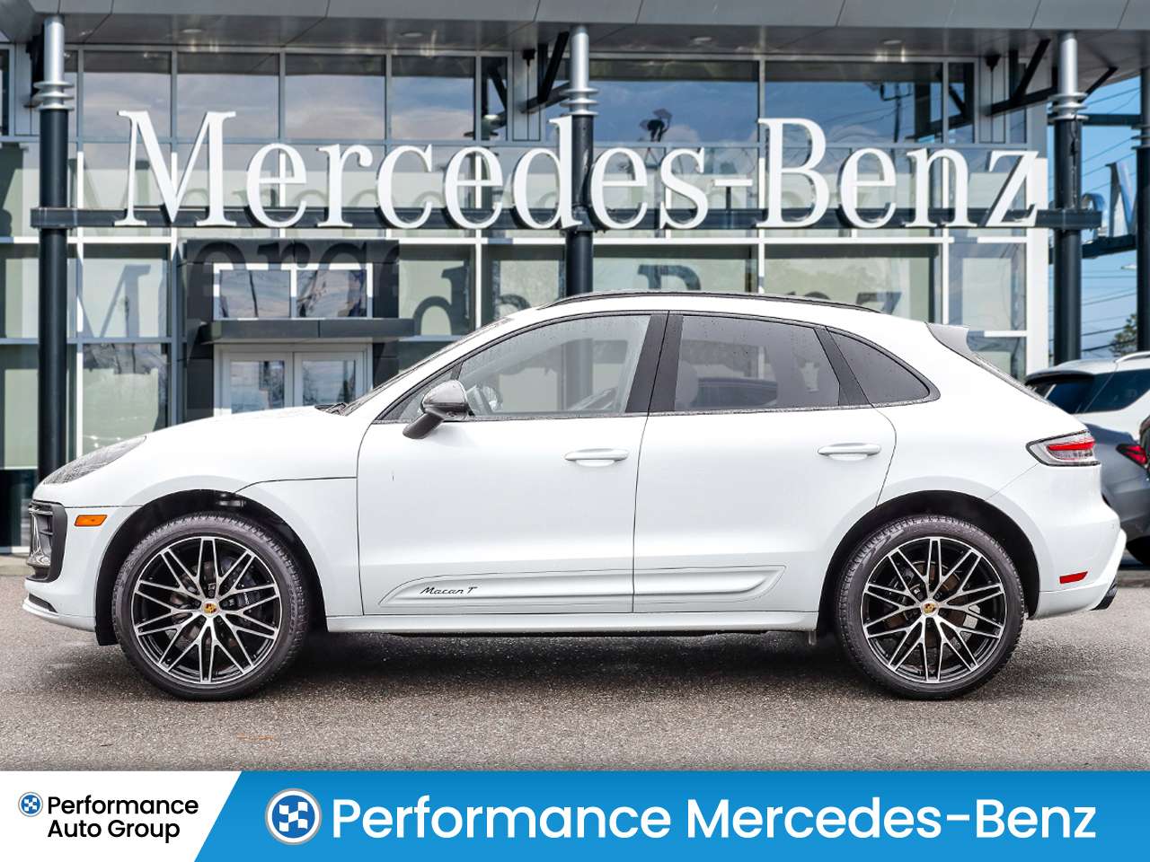 2023 Porsche Macan Suv | 1 Owner | No Accidents | alt 3