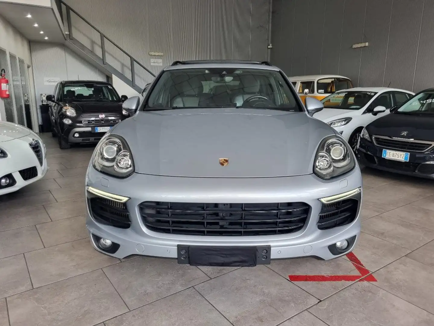 Porsche Cayenne 3.0 Diesel Platinum Edition Grigio - 2