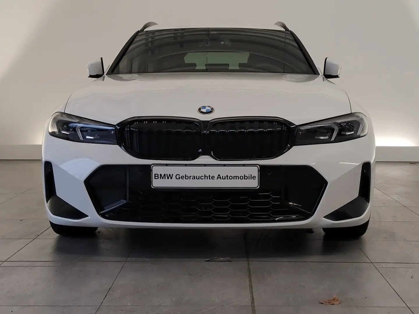 BMW 318 d Touring M Sportpaket AHK/Lordose/SHZ/PDC AHK/Kom Weiß - 2