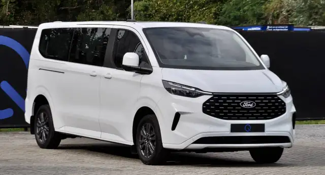 Ford Tourneo Custom TITANIUM 9PL CARPLAY CAMERA