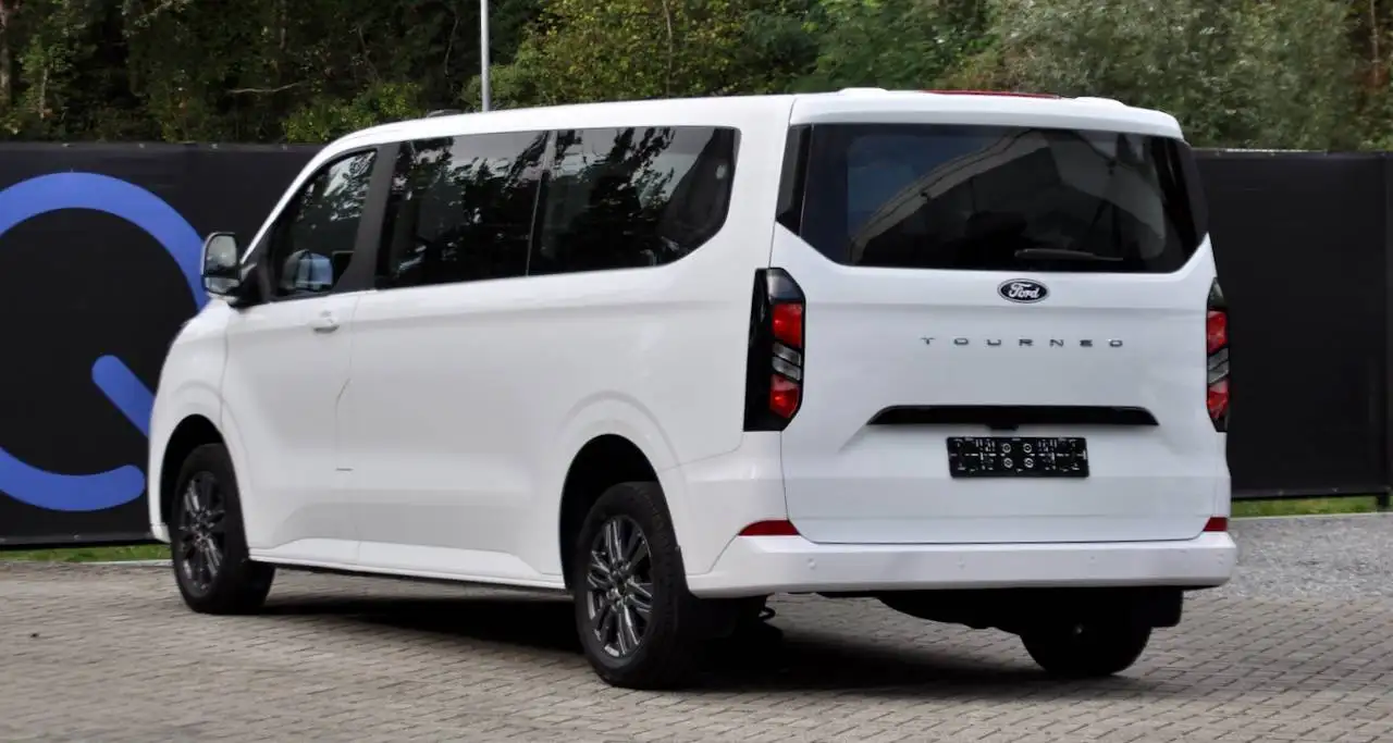 Ford Tourneo Custom TITANIUM 9PL CARPLAY CAMERA — 3/19