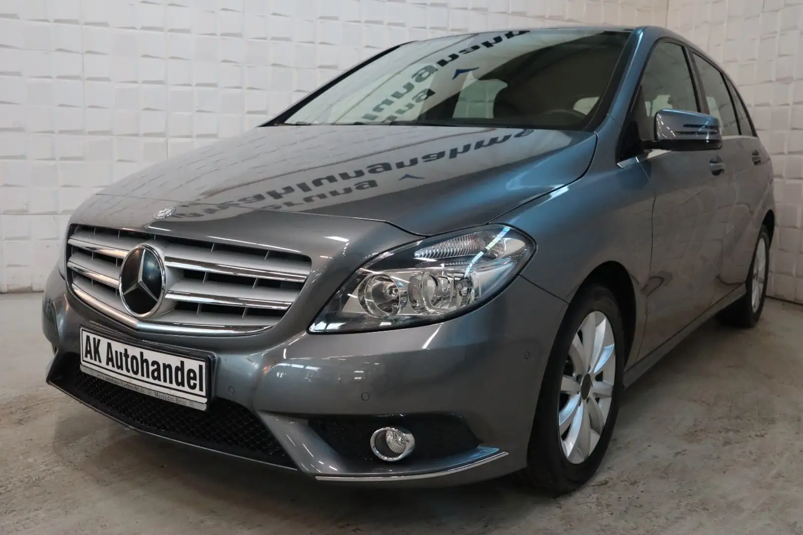 Mercedes-Benz B 180 Klimaanlage Tempomat PDC SHZ Grigio - 1