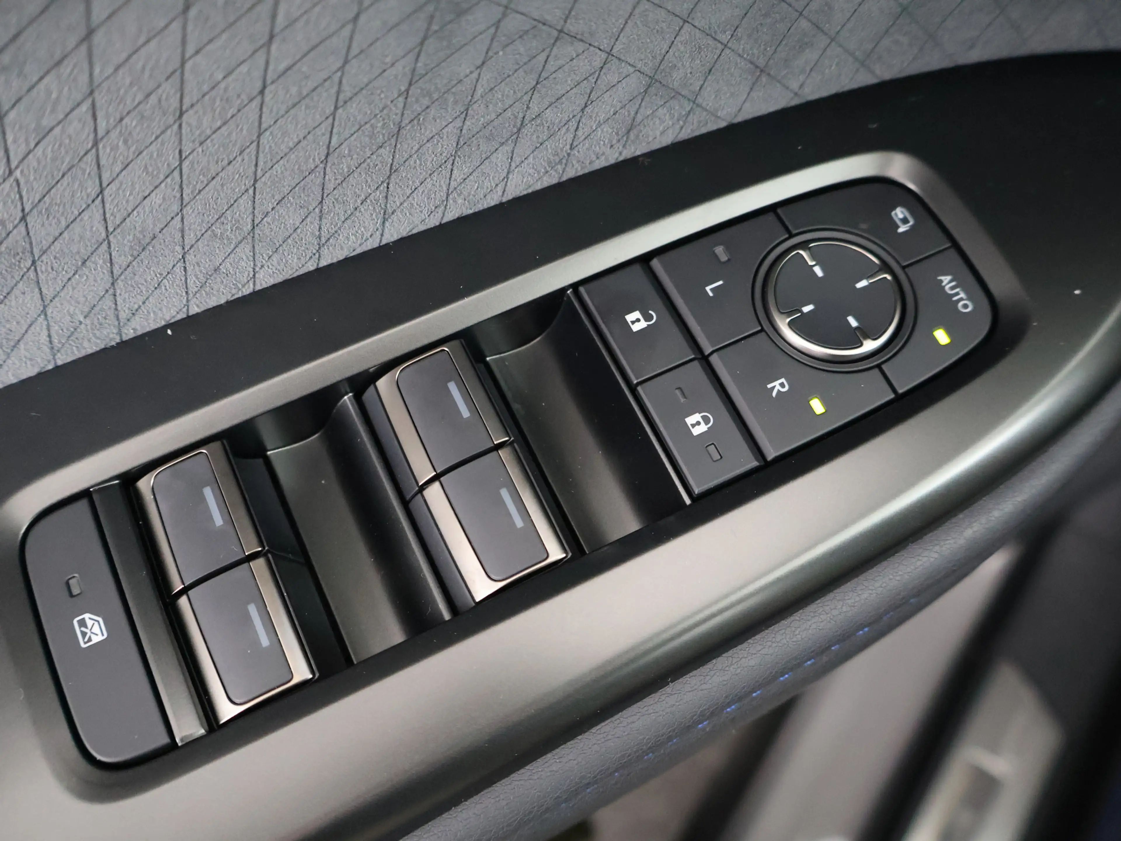 Lexus RZ 550e DIRECT-4 AWD F-SPORT (77 kWh) | Steer-By-Wire — photo 13
