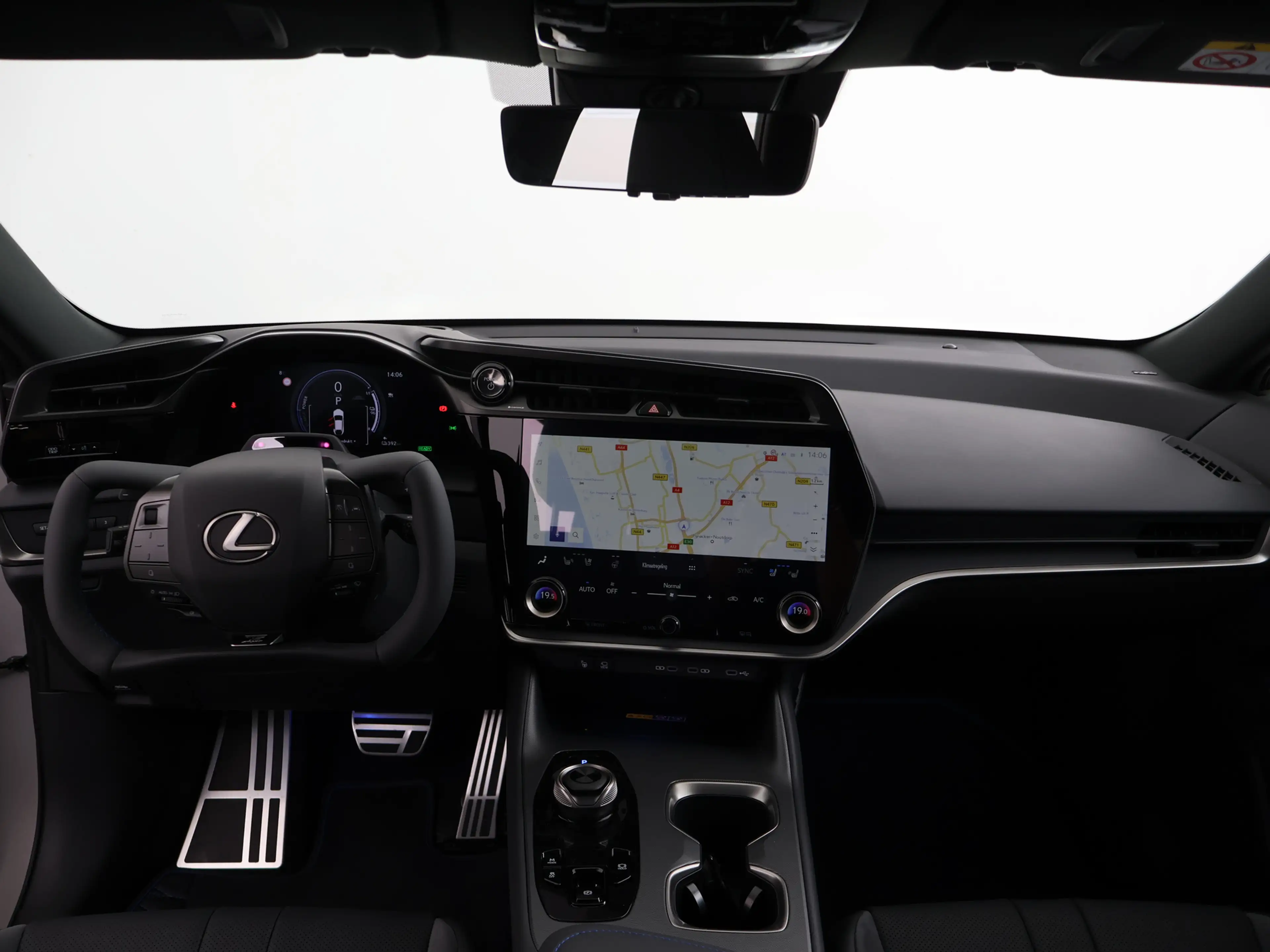 Lexus RZ 550e DIRECT-4 AWD F-SPORT (77 kWh) | Steer-By-Wire — photo 4