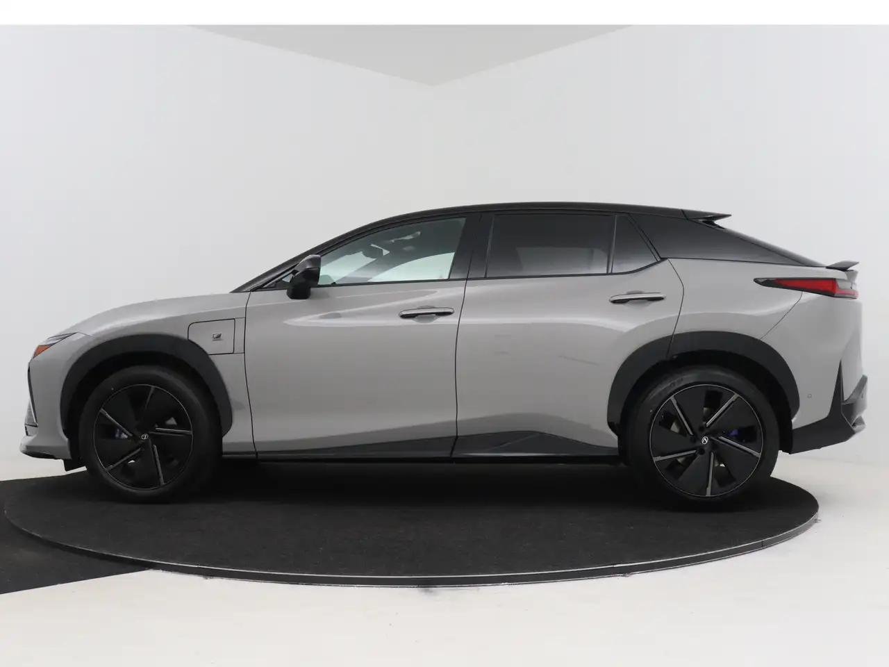 Lexus RZ 2026
