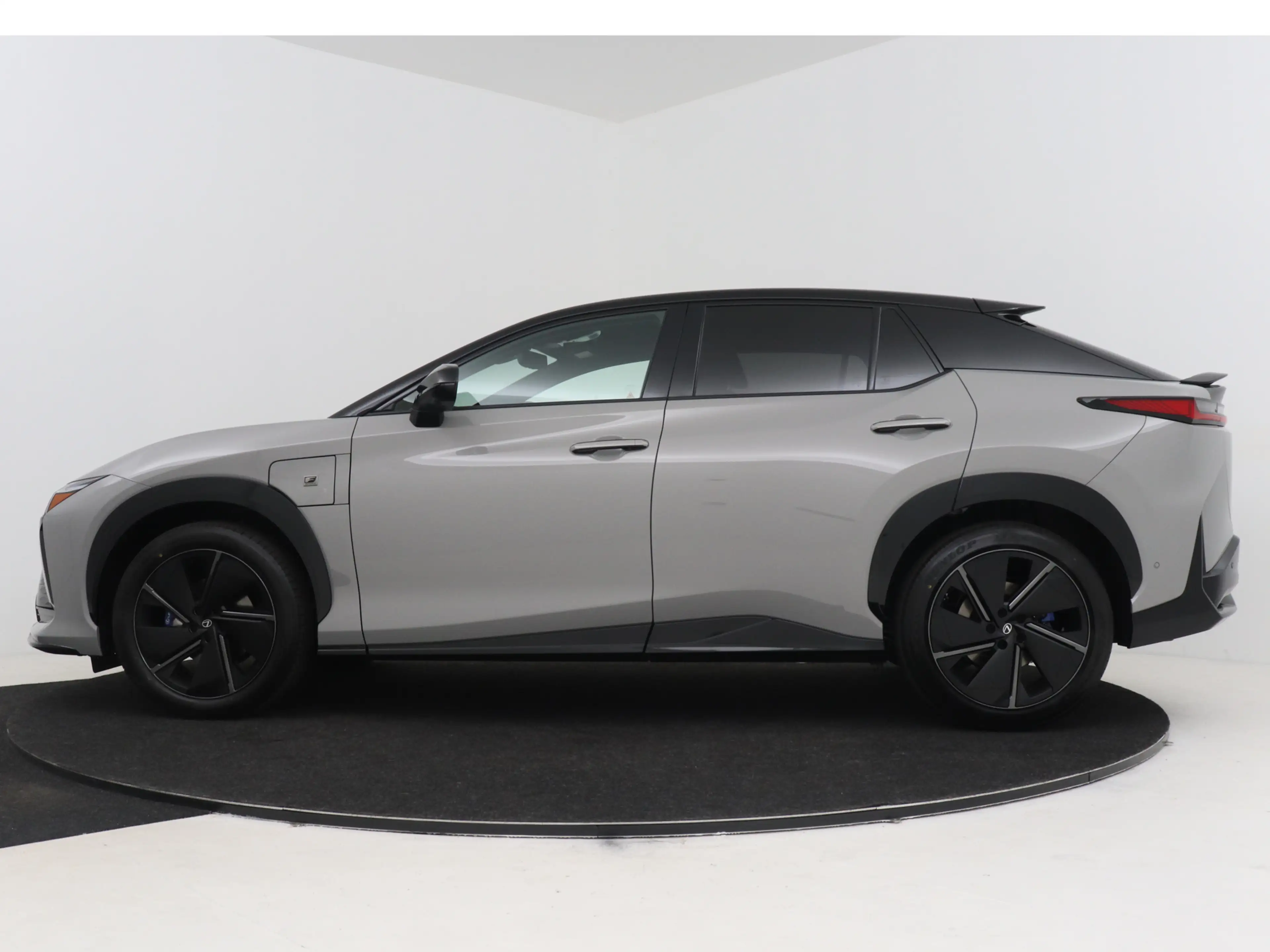 Lexus RZ 550e DIRECT-4 AWD F-SPORT (77 kWh) | Steer-By-Wire — photo 3