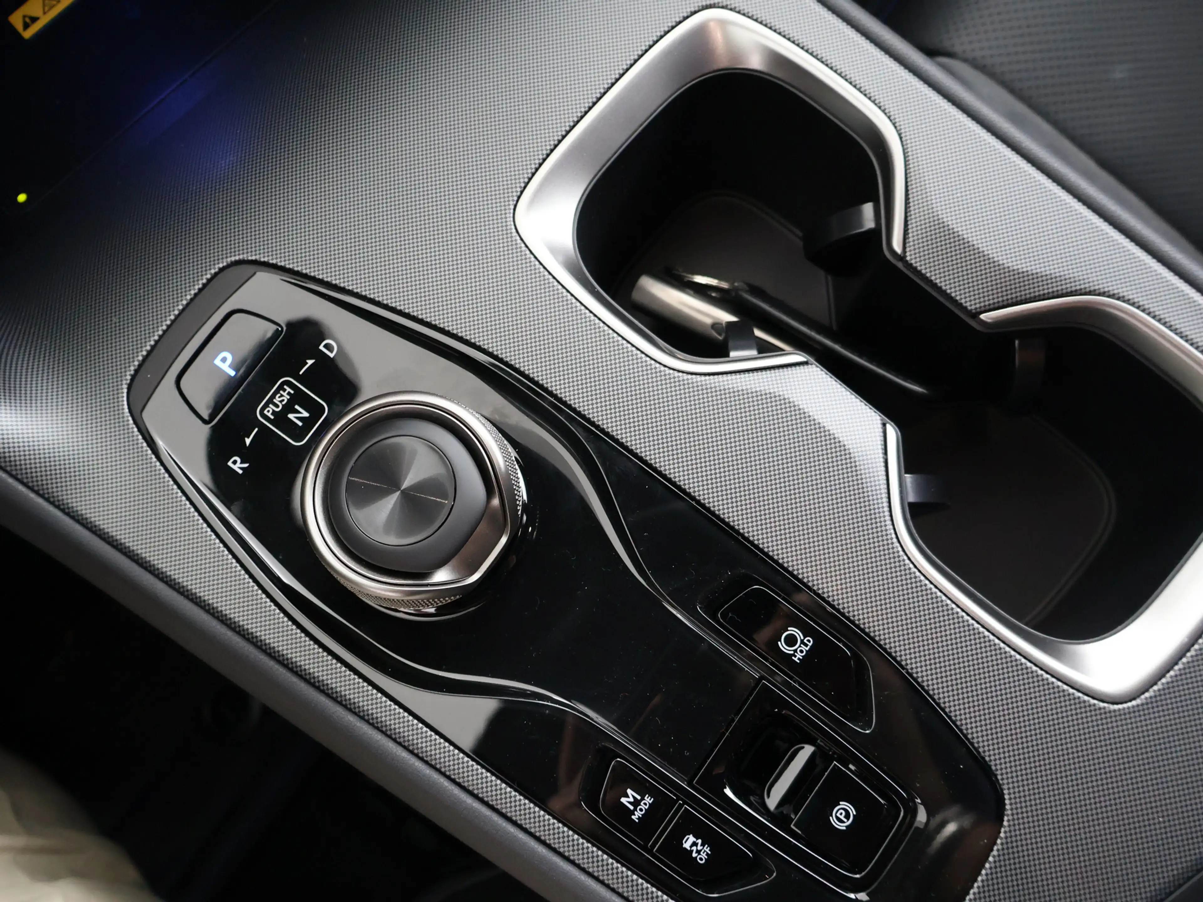 Lexus RZ 550e DIRECT-4 AWD F-SPORT (77 kWh) | Steer-By-Wire — photo 12