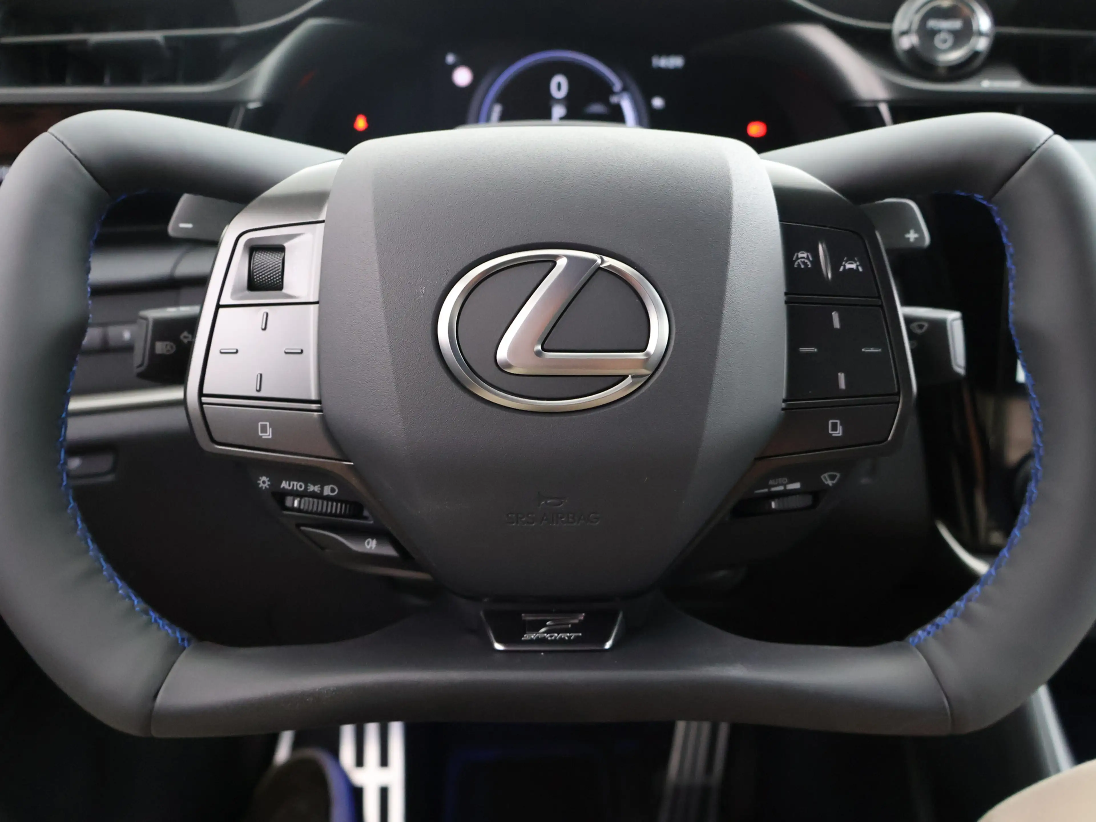Lexus RZ 550e DIRECT-4 AWD F-SPORT (77 kWh) | Steer-By-Wire — photo 9
