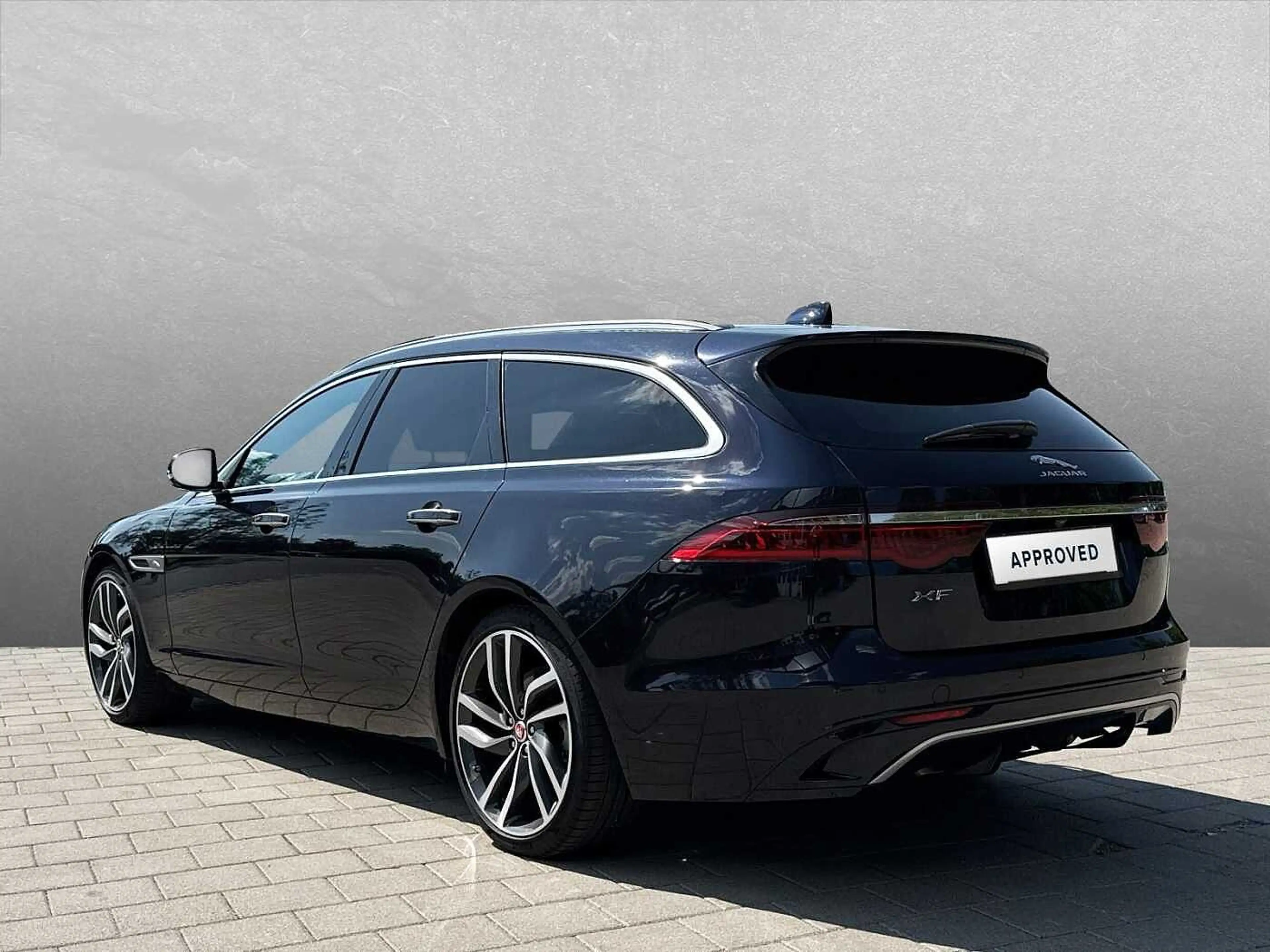 Jaguar XF Sportbrake P250 HSE — photo 2