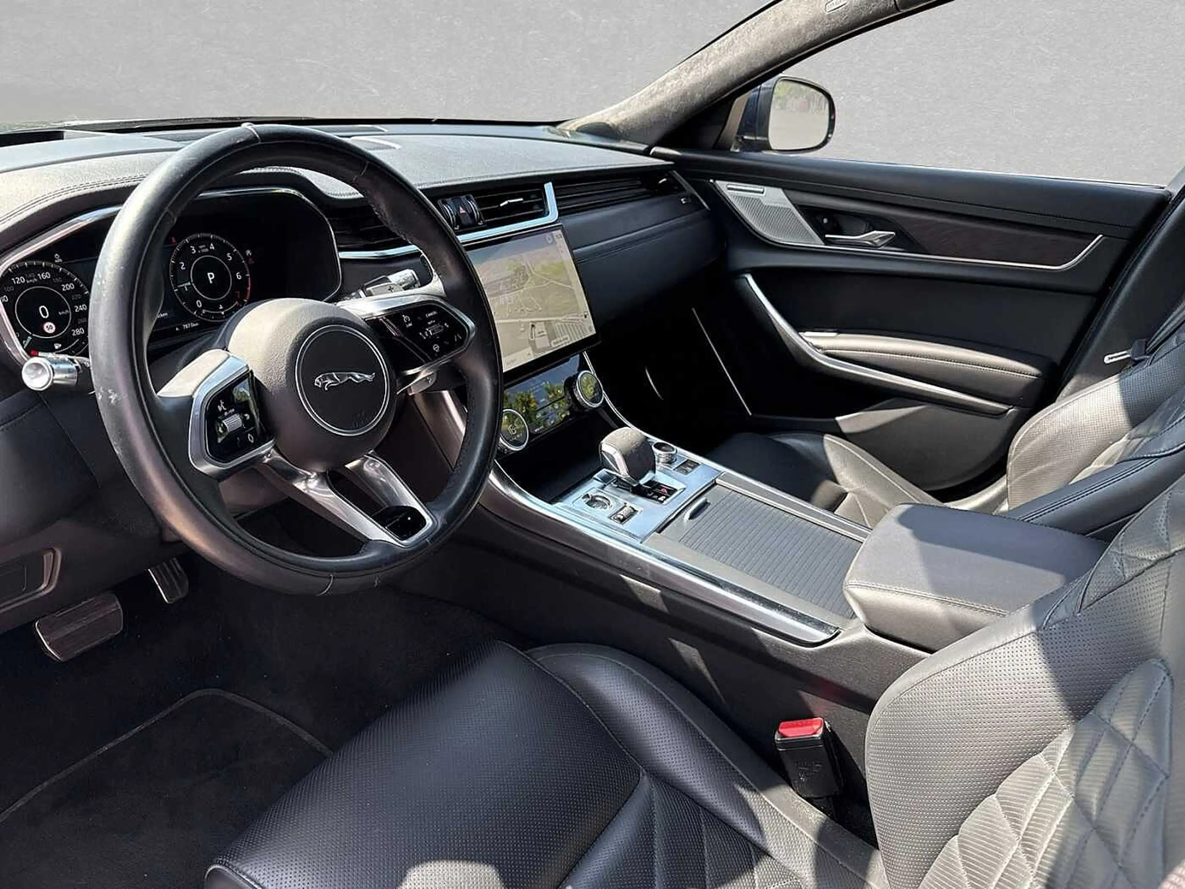 Jaguar XF Sportbrake P250 HSE — photo 3