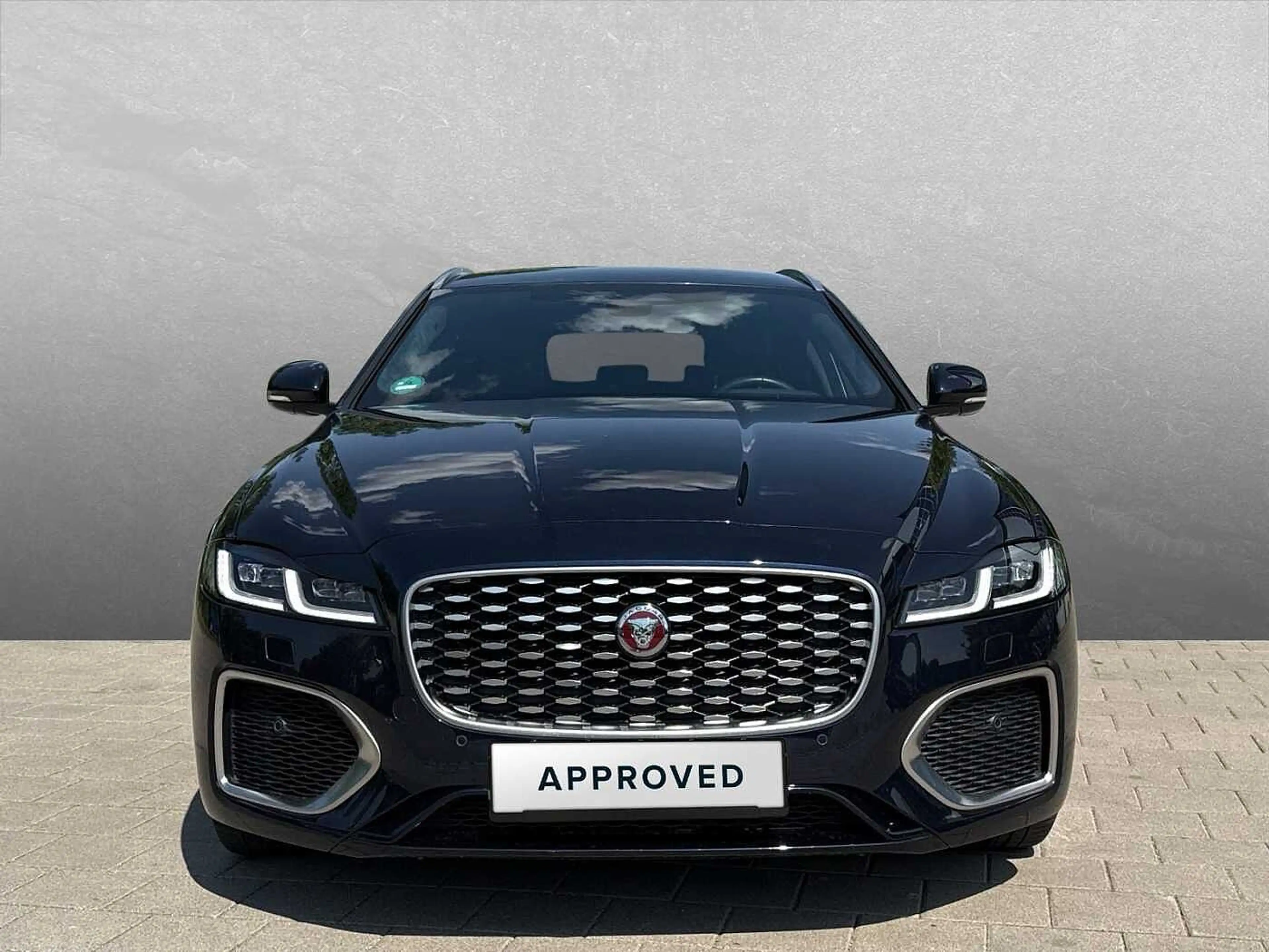Jaguar XF Sportbrake P250 HSE — photo 8