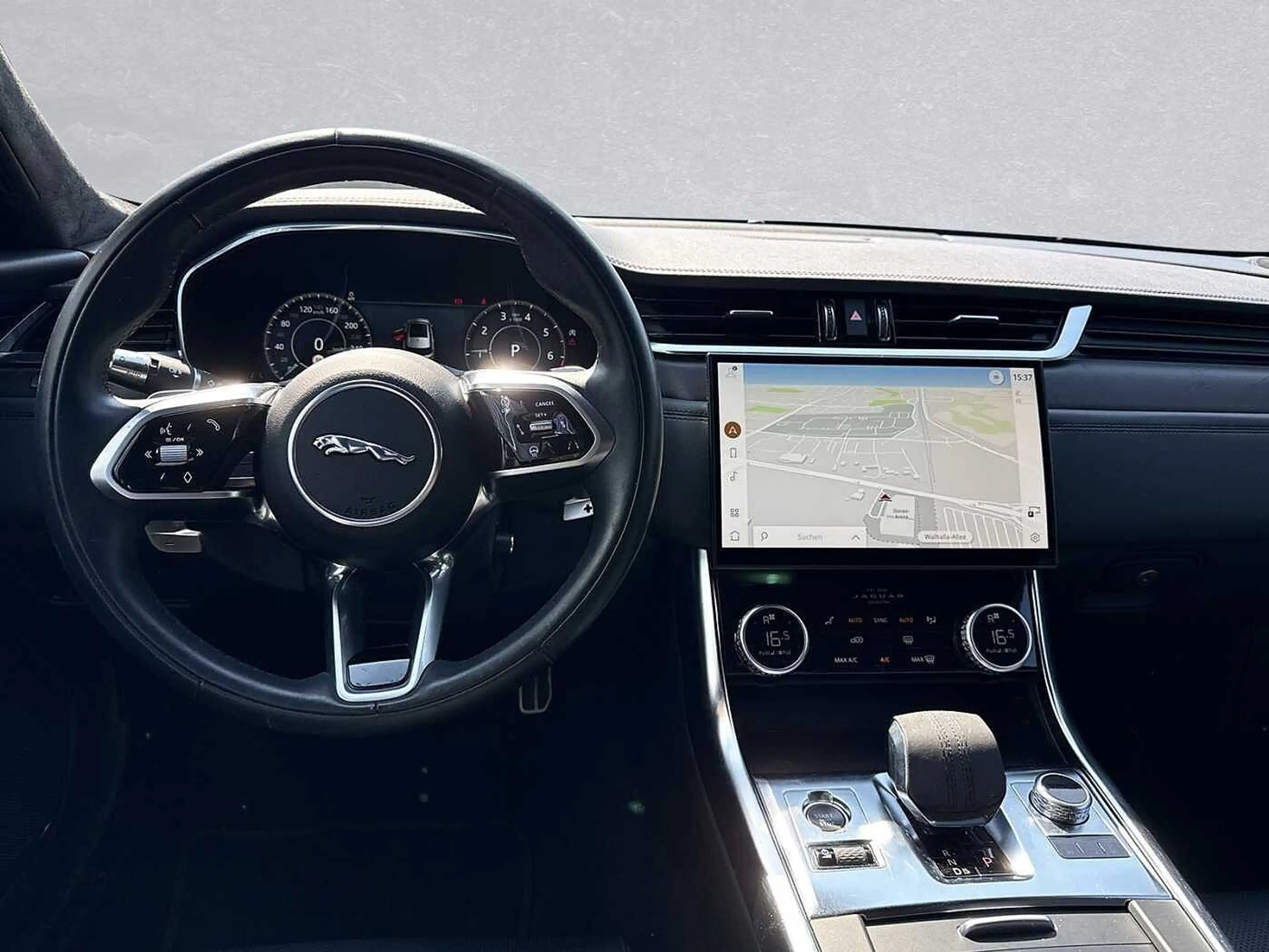 Jaguar XF Sportbrake P250 HSE — photo 4