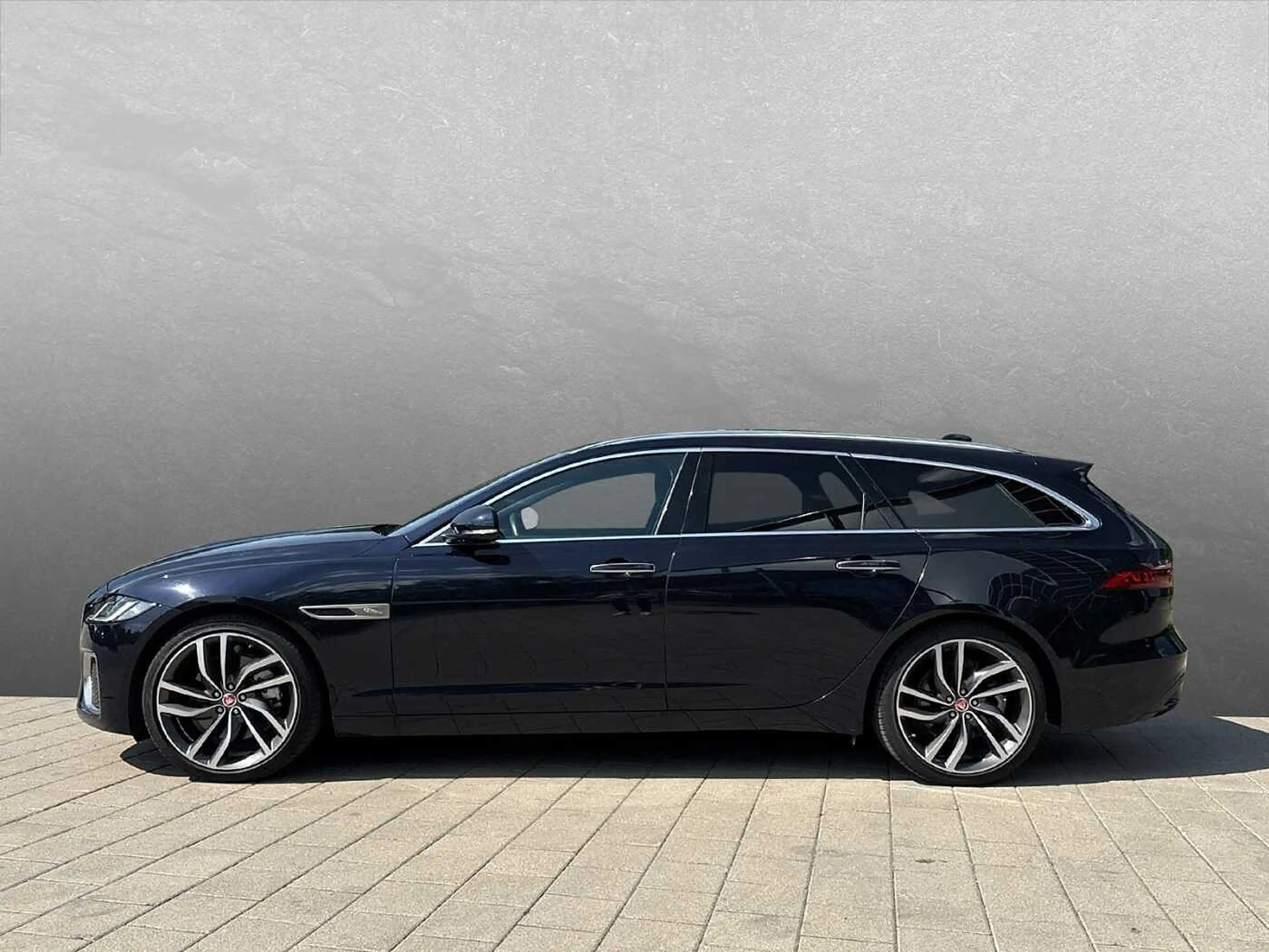 Jaguar XF Sportbrake P250 HSE — photo 6