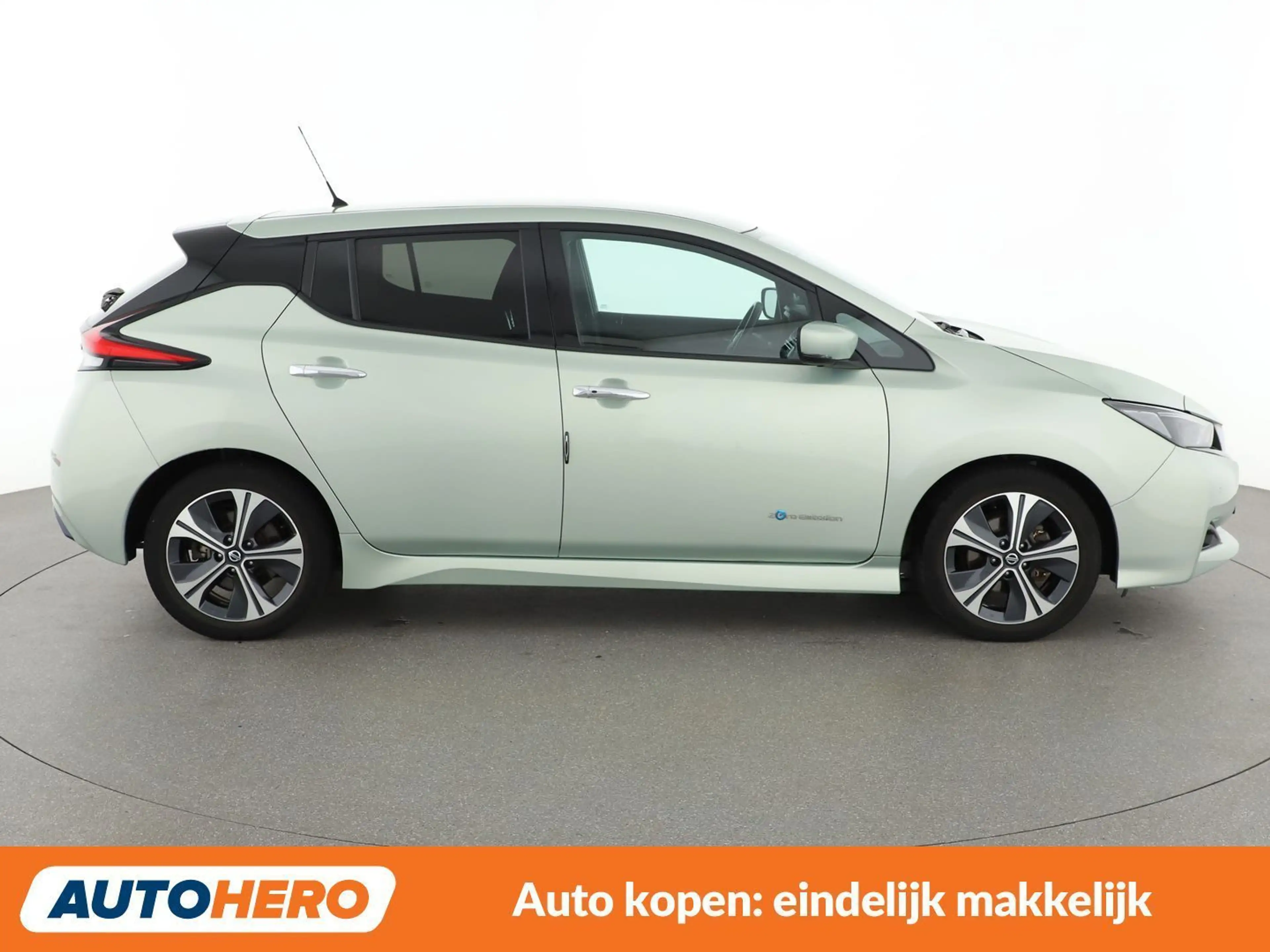 Nissan Leaf electric drive 110 kW 2 Zero Edition — photo 8